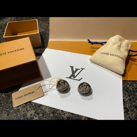 Louis Vuitton Earrings - Picture 3 of 5